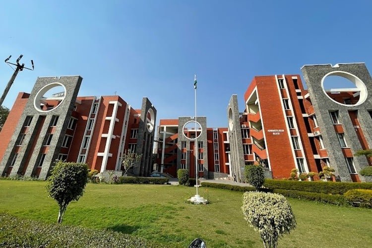dr-akhilesh-das-gupta-institute-of-technology-management-new-delhi-240639